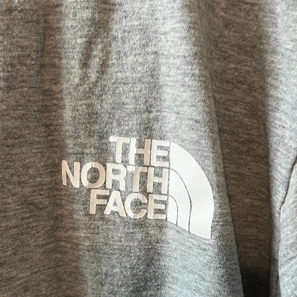 The North Face Light Gray Long Sleeve Tee